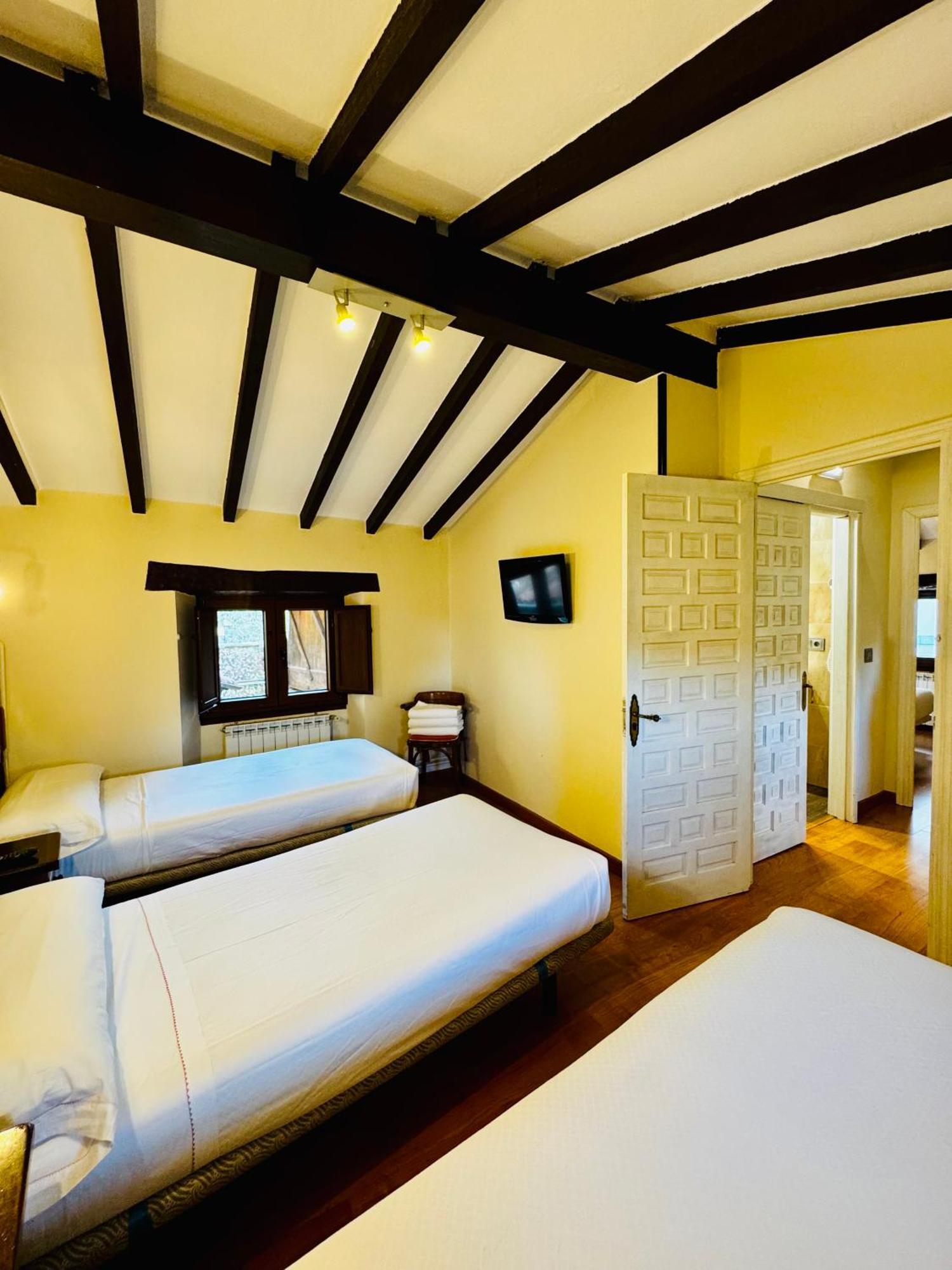 La Casina De La Arquera Villa Llanes Bagian luar foto